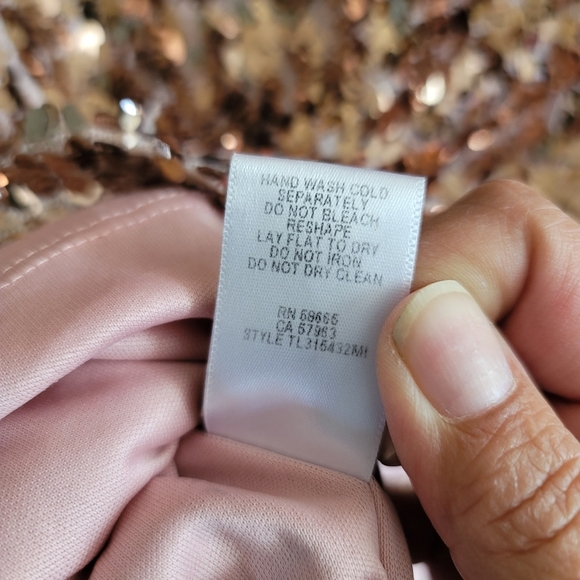 Tildon, Sparkly Rose Gold Sequin Wide Neck Crop Top, Metallic Bubble, Size Small - Picture 7 of 8